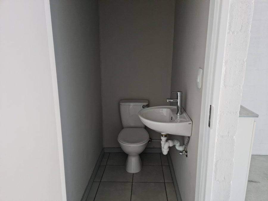 To Let Commercial Property for Rent in Asla Park Western Cape